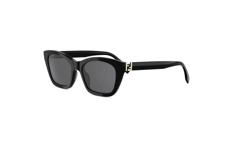 Maison Fendi - FE40205I 01a